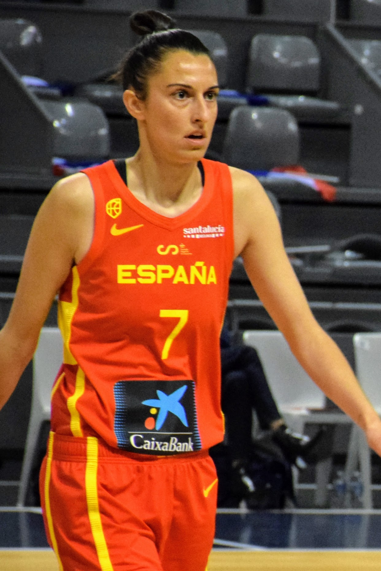 Alba Torrens à l’échauffement sous le maillot de l’équipe d’Espagne, avant le match de préparation à l’EuroBasket 2021 contre la France, le 24 mai 2021.